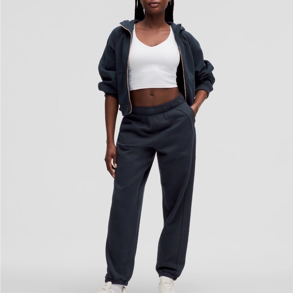 Lululemon Athletica Scuba Mid Rise Oversized Jogger in Navy